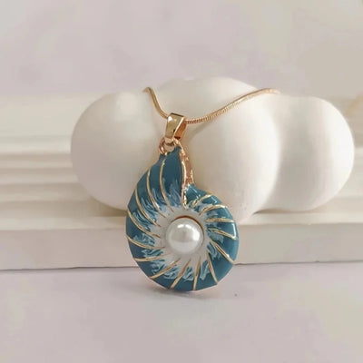 Baroque Pearl Conch Necklace